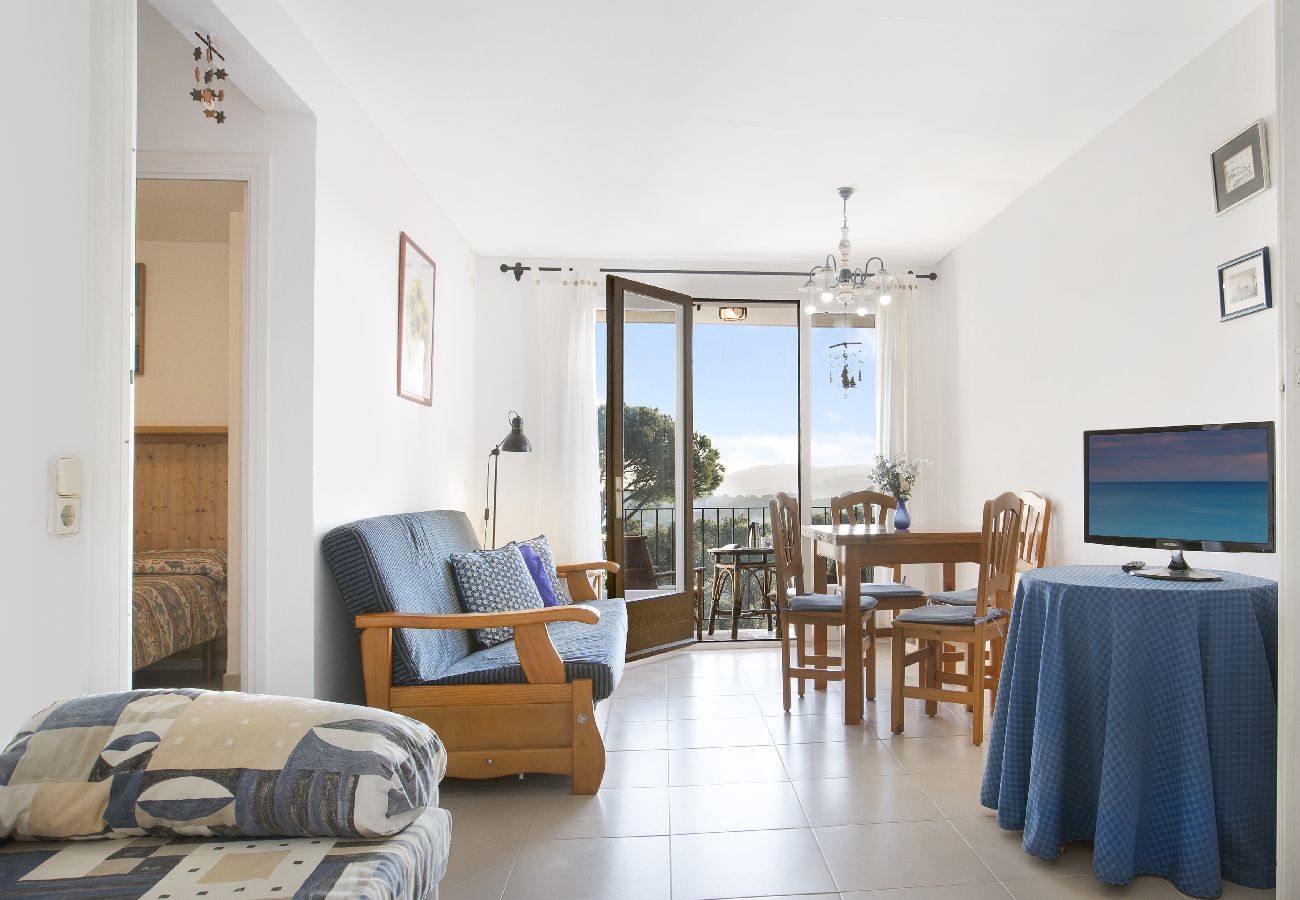 Apartment in Llafranc - 1CLIP H3 -Renovated apartment located in a very quiet area only 500m from the beach of Llafranc.