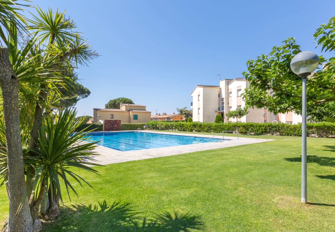 Apartment in Calella de Palafrugell - 1CB - E3 Apartment with swimming-pool and garden located very close to the beach