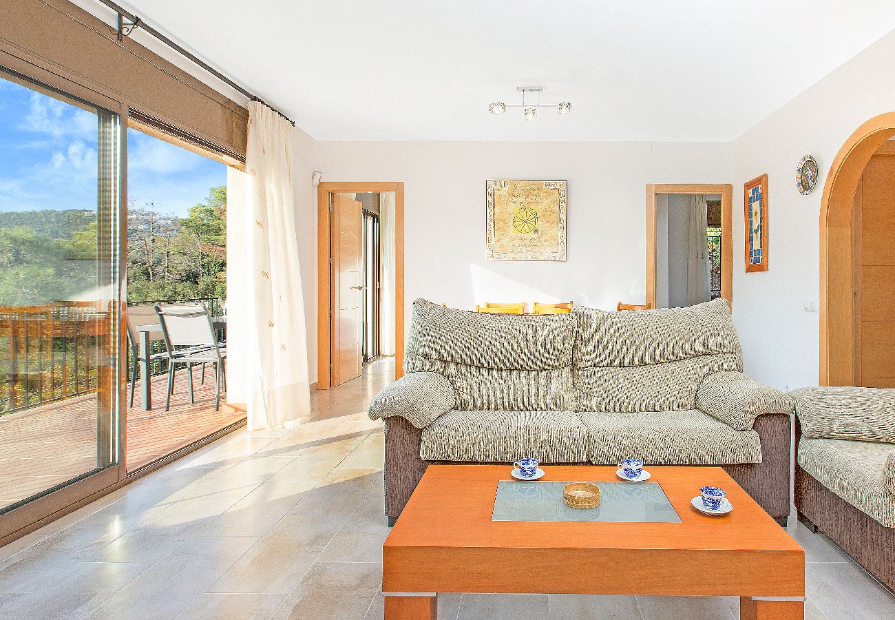 Villa in Lloret de Mar - 2DAM01 - Cozy 4 bedroom house with private pool located in a quiet area