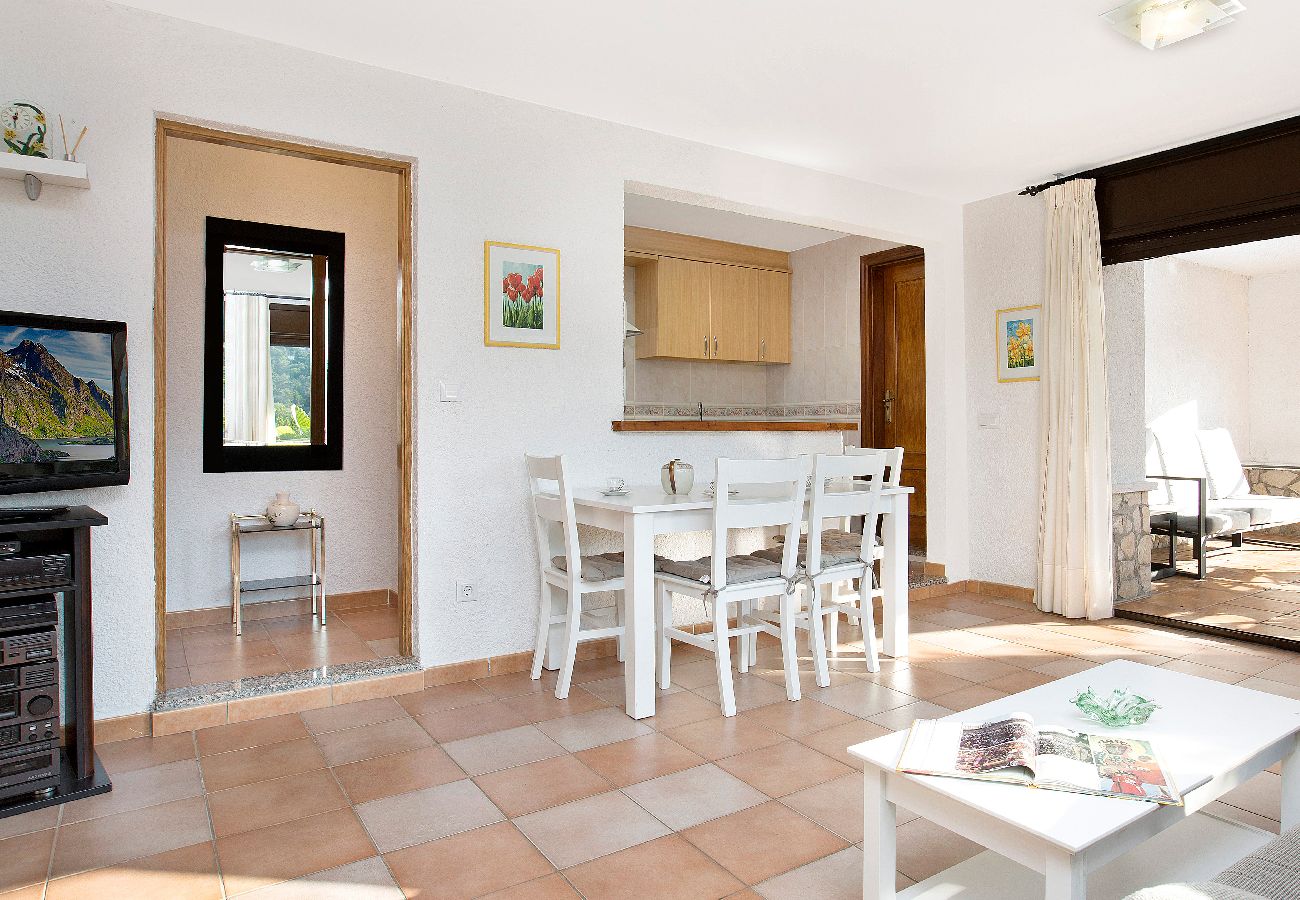 Villa in Lloret de Mar - 2DAM01 - Cozy 4 bedroom house with private pool located in a quiet area