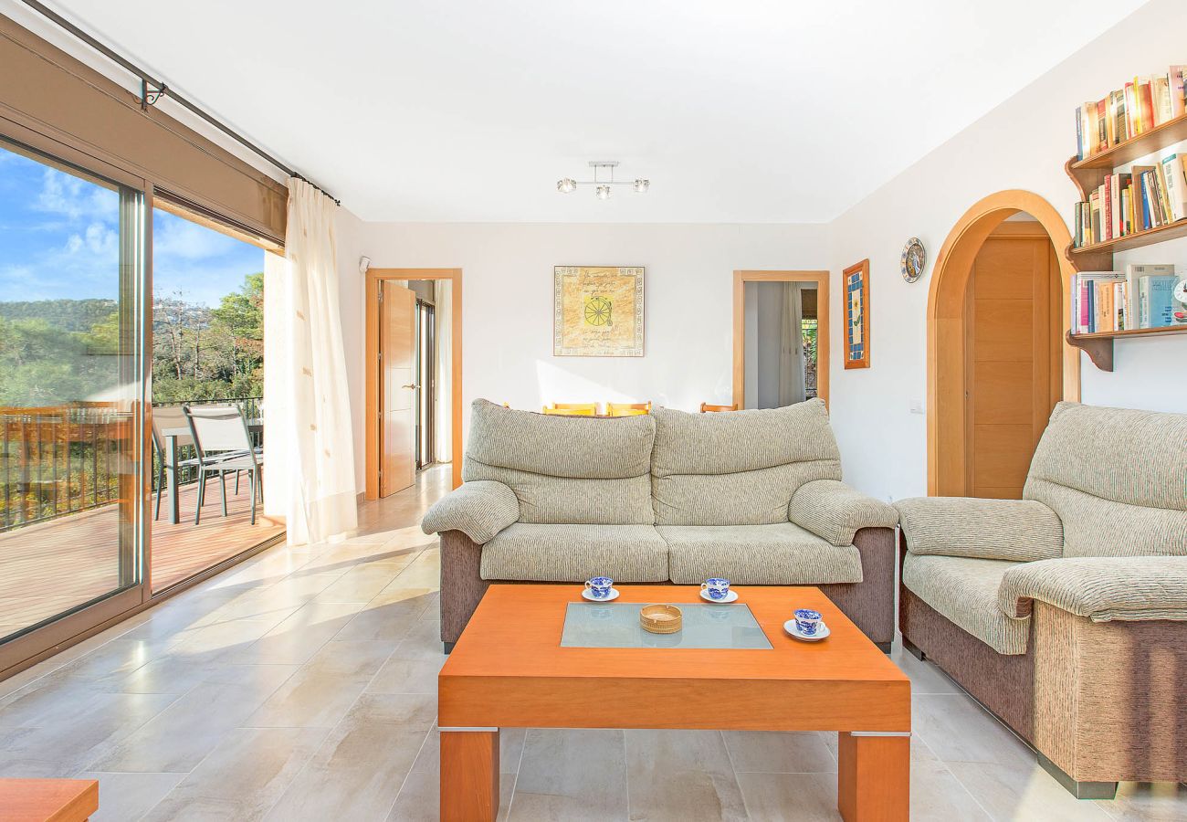 Villa in Lloret de Mar - 2DAM01 - Cozy 4 bedroom house with private pool located in a quiet area