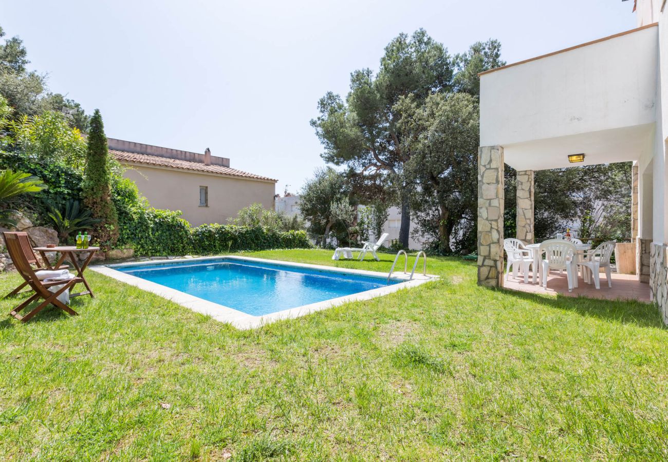 Villa in Tamariu - 1DIAZ 01 - Lovely and cozy villa with private pool and garden situated in a quiet residential area only 1km from the beautiful Aigua Xelida beach