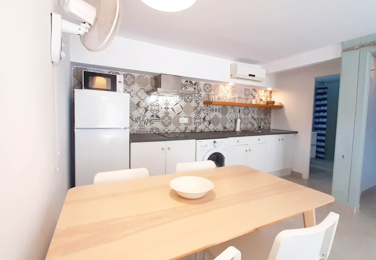 Apartment in Llafranc - 1GRE - Apartment at street level completely renovated a few minutes walk from the quiet beach of Llafranc