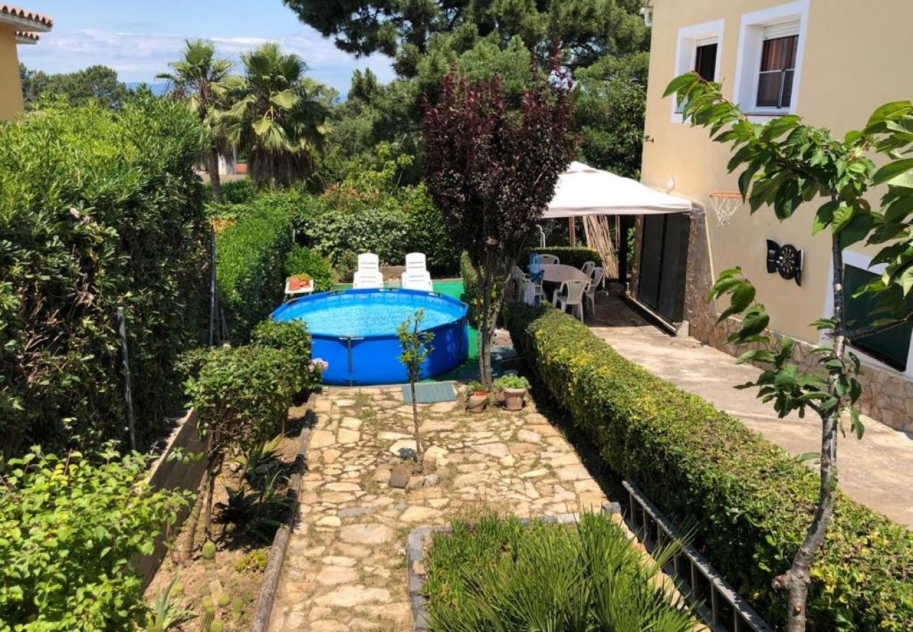 Villa in Lloret de Mar - 2JUL01 - House for 8 people located in a quiet area just 7 km from the beach of Lloret de Mar.