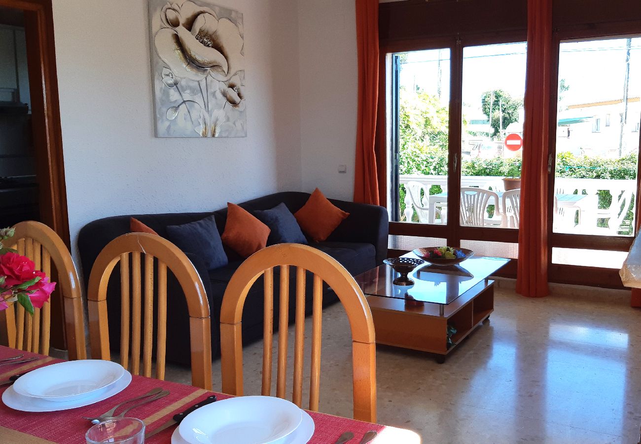 Villa in Lloret de Mar - 2JUL01 - House for 8 people located in a quiet area just 7 km from the beach of Lloret de Mar.