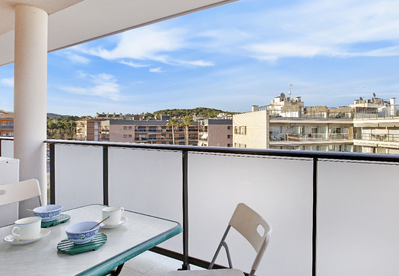 Apartment in Lloret de Mar - 2KIS01- Cozy apartment for 4 people with pool located near the center and the beach