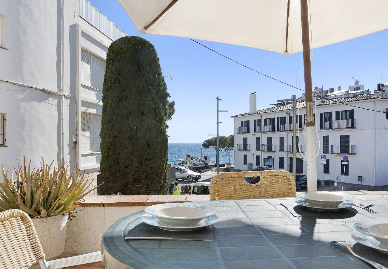 Apartment in Llafranc - 1MARS PL - Basic 3 bedroom apartment in front of the beach of Llafranc