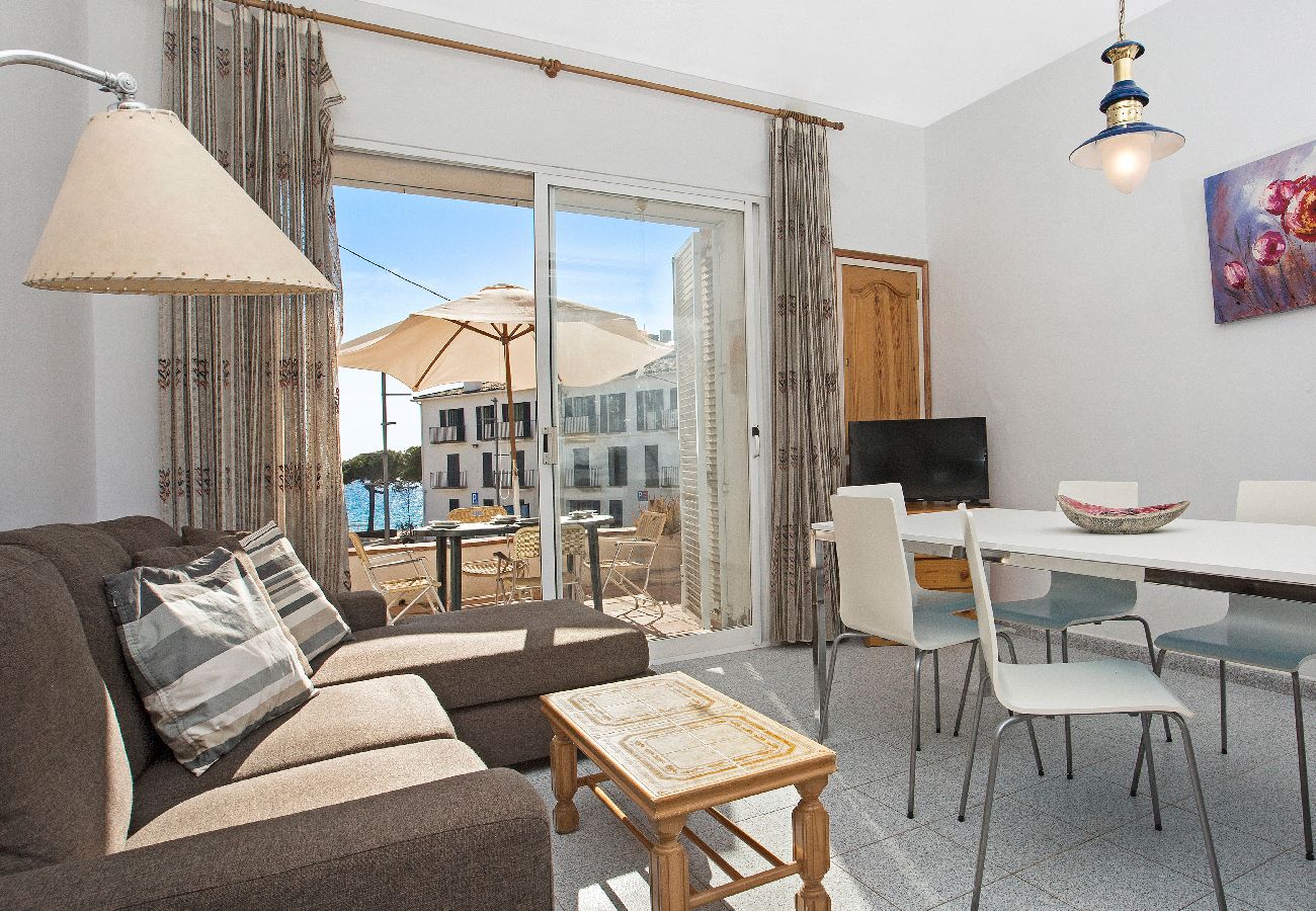 Apartment in Llafranc - 1MARS PL - Basic 3 bedroom apartment in front of the beach of Llafranc