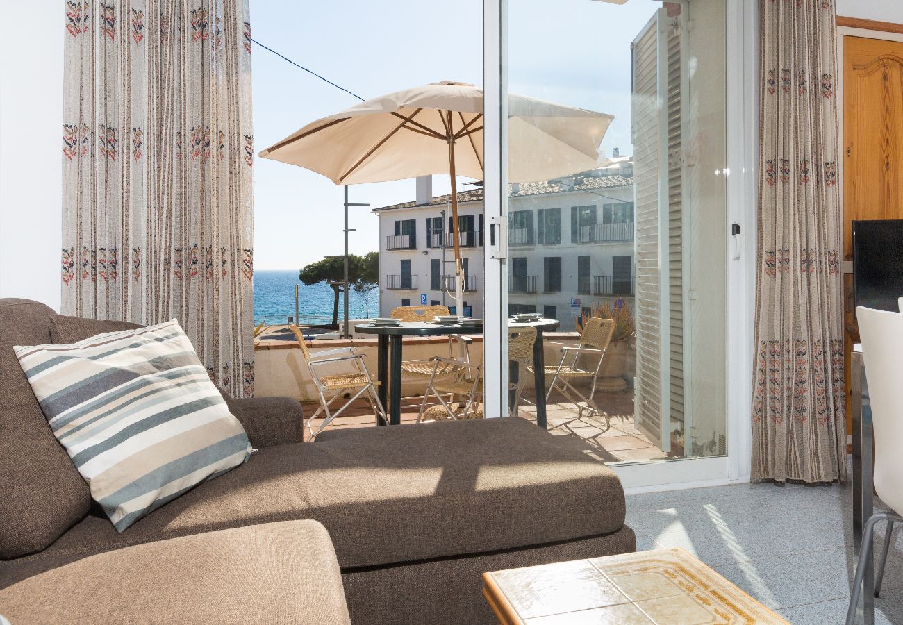 Apartment in Llafranc - 1MARS PL - Basic 3 bedroom apartment in front of the beach of Llafranc