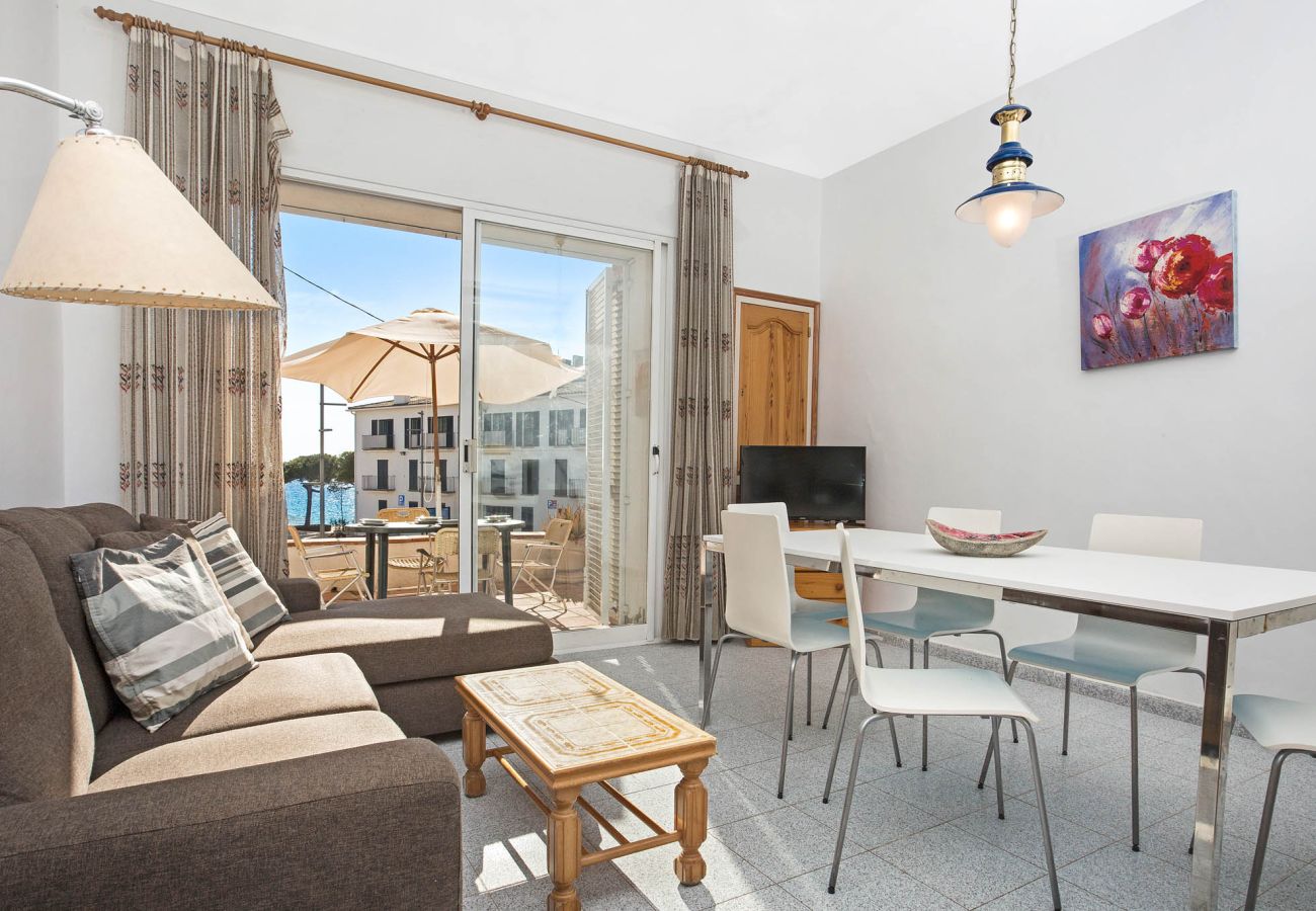 Apartment in Llafranc - 1MARS PL - Basic 3 bedroom apartment in front of the beach of Llafranc