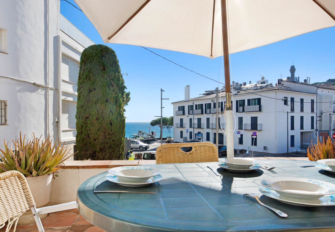 Apartment in Llafranc - 1MARS PL - Basic 3 bedroom apartment in front of the beach of Llafranc