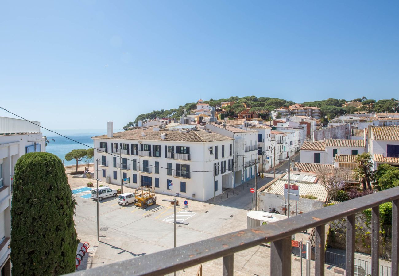 Apartment in Llafranc - 1MARS 02 - Basic 3 bedrooms apartment in fron of the beach of Llafranc