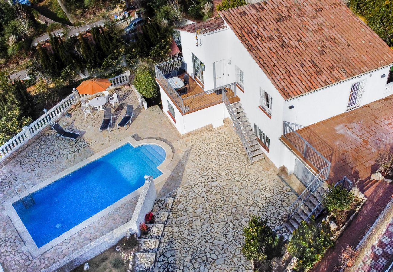 Villa in Vidreres - 2MARI01 - House with 6 bedrooms and private pool located in a quiet area