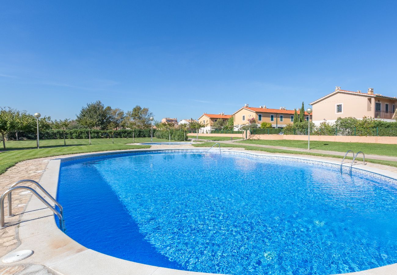 Villa in Torroella de Montgri - 1MP 44 - Attractive house located in a quiet residential complex, with communal garden and swimming pool, just 100 m from  the beach of Pals.