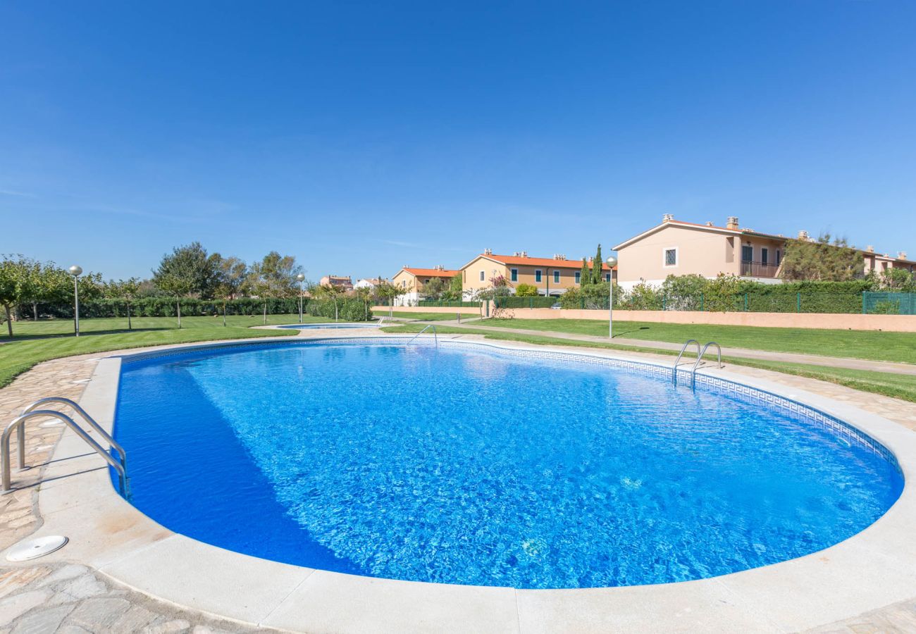 Villa in Torroella de Montgri - 1MP 44 - Attractive house located in a quiet residential complex, with communal garden and swimming pool, just 100 m from  the beach of Pals.