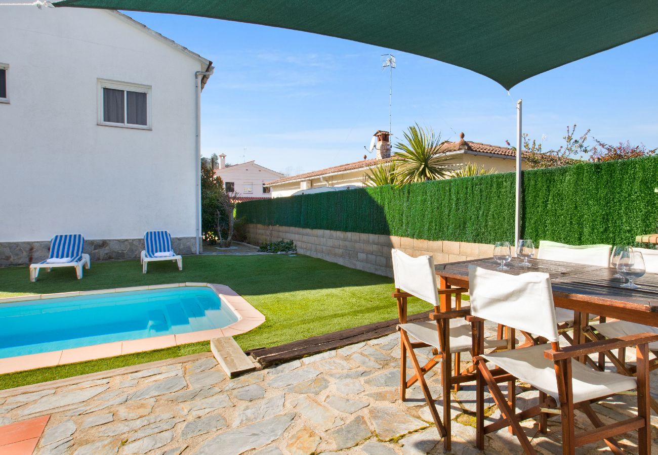 Villa in Vidreres -  2ONA01 - House for 7 people with garden and private pool located in a very quiet area