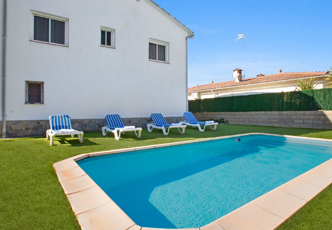 Villa in Vidreres -  2ONA01 - House for 7 people with garden and private pool located in a very quiet area