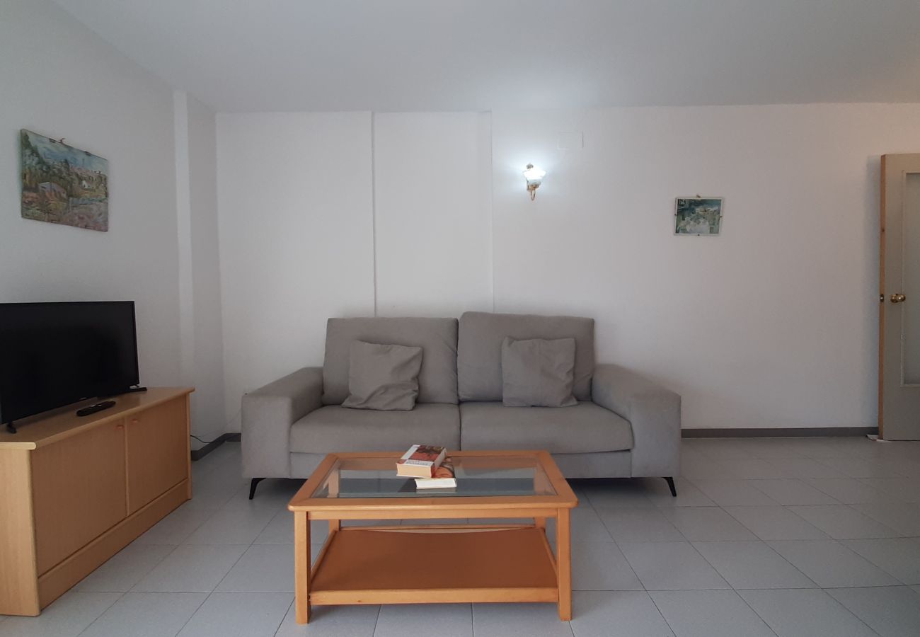 Apartment in Pals - 1OP 01 - Apartment located in Pals, in a residential complex with swimming pool, 400 m from the beach