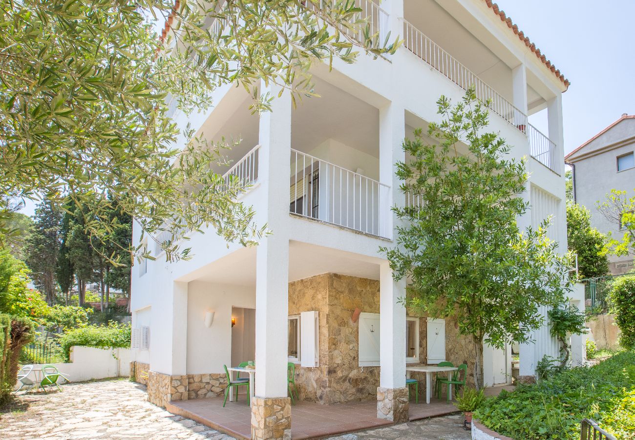 Apartment in Llafranc - 1PAN PL - Simple house divided into 3 independent apartments situated a couple of meters away from the beautiful beach of Llafranc