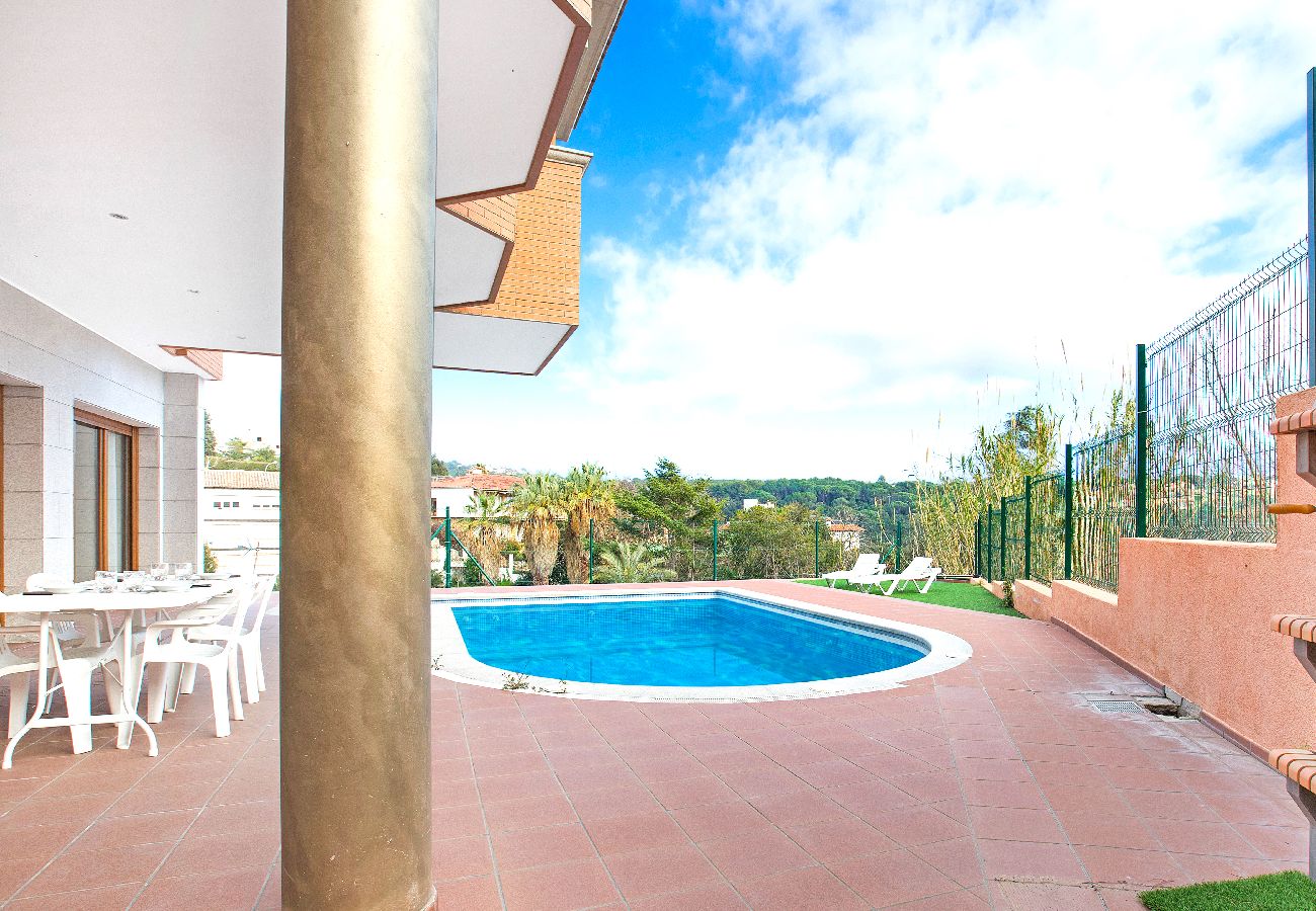 Villa in Lloret de Mar - 2PAU01- Beautiful house for 8 people with private pool located near the beach of Lloret de Mar