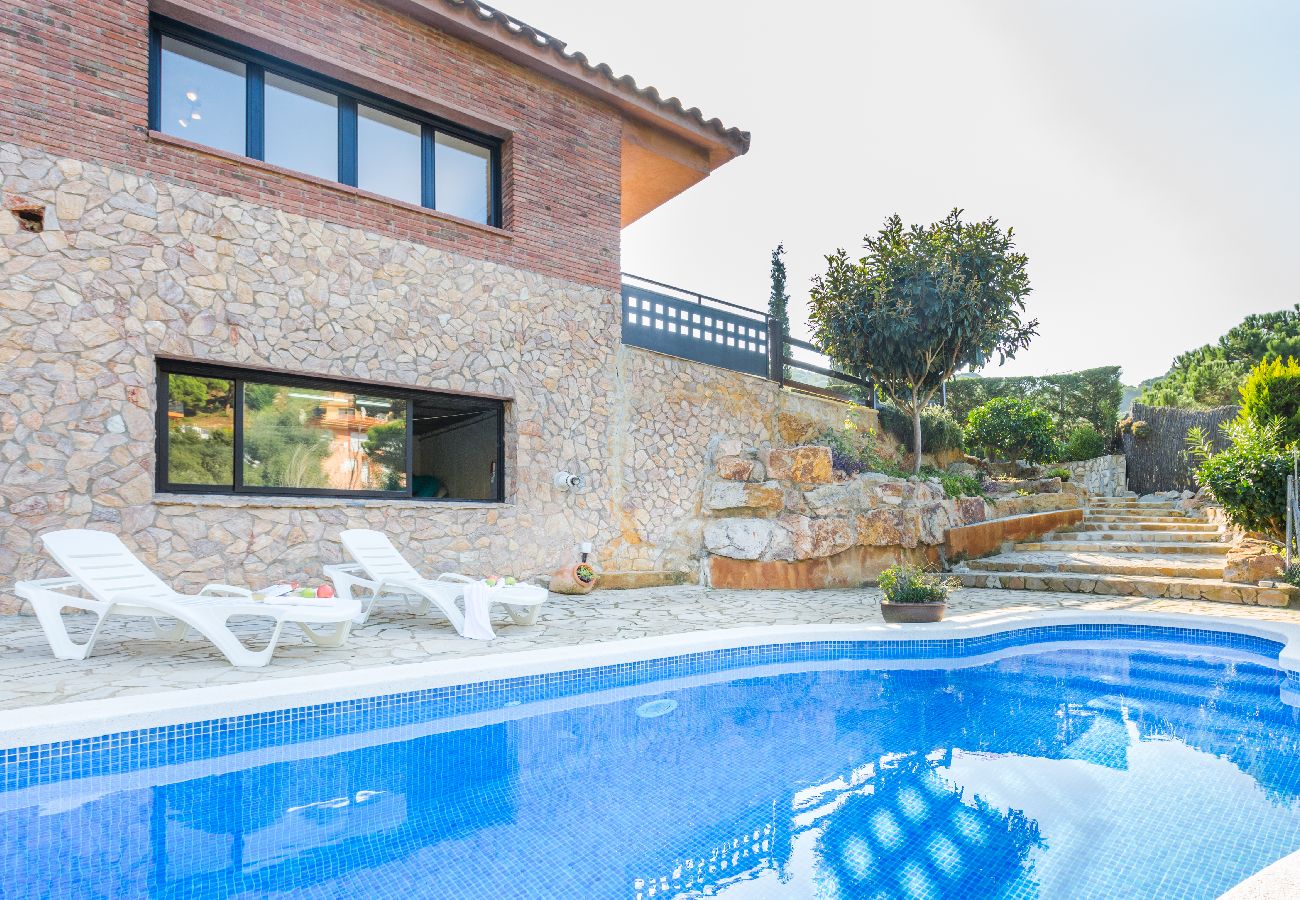 Villa in Lloret de Mar - 2PON01 - Beautiful house with private pool located in a quiet area near the beach