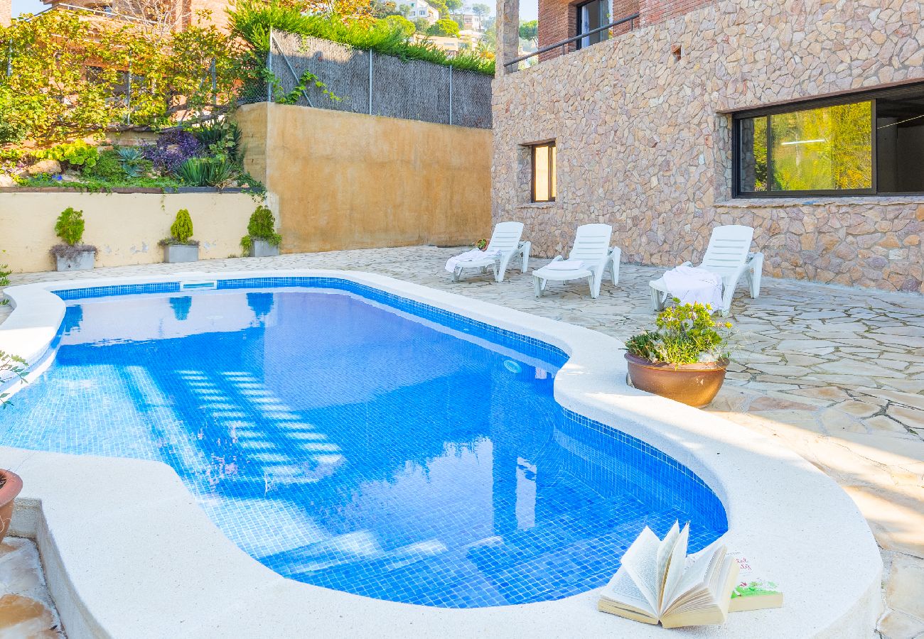 Villa in Lloret de Mar - 2PON01 - Beautiful house with private pool located in a quiet area near the beach