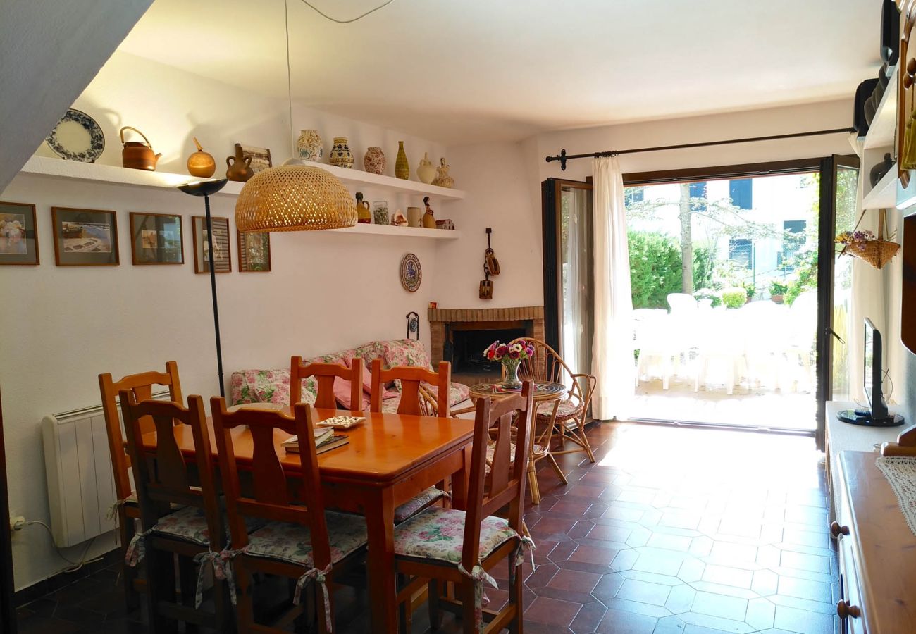 Villa in Calella de Palafrugell - 1PX 65 - Cozy house for 8 people with communal pool only 800m from the Calella de Palafrugell beach