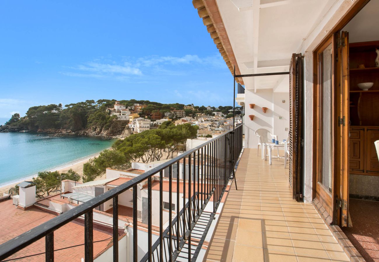 Apartment in Llafranc - 1PRU 01 -Basic apartment in the center of Llafranc on the second line of the sea with beautiful views of the beach