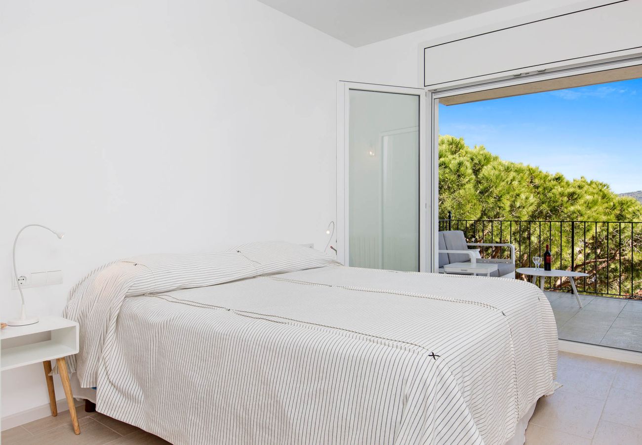 Apartment in Calella de Palafrugell - 1PUIGA 02 - Cozy apartment with terrace and beautiful views of the sea located a few minutes walk from the beach of Calella de Palafrugell