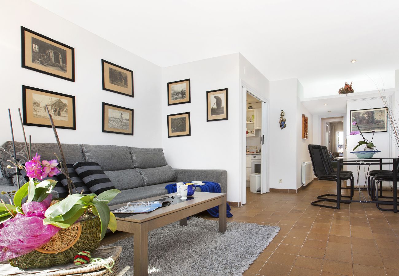 Apartment in Llafranc - 1SAB 01 - Cosy 2 bedroom apartment located just 100m from the lovely beach of Llafranc