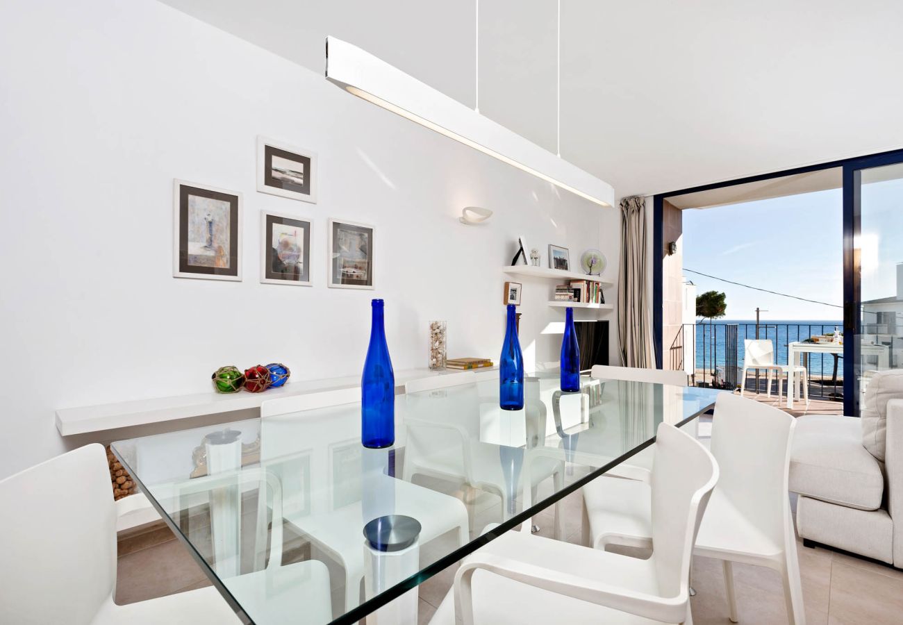 Apartment in Llafranc - 1SR 01 - Beautiful and spacious new build apartment with sea view located in  the second row of houses lining the sea in Llafranc.