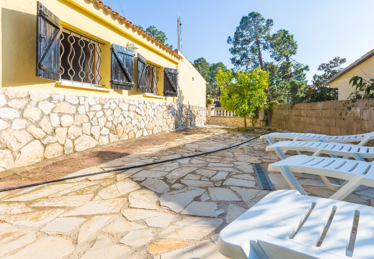 Villa in Lloret de Mar - 2TOR22 - 4 bedroom house with private pool located in a quiet area just 7km from the beach of Lloret de Mar