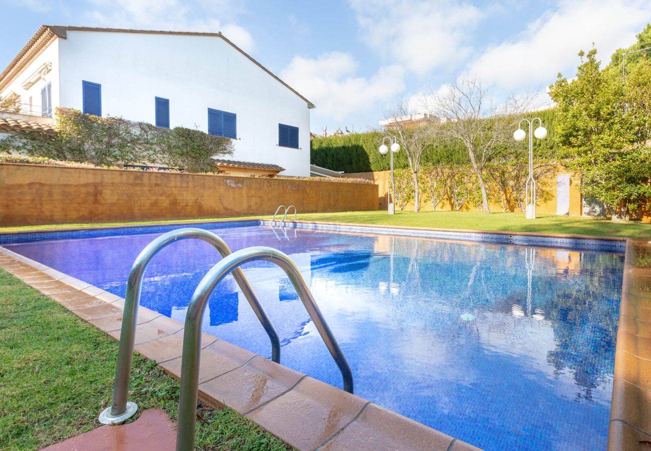 Villa in Calella de Palafrugell - 1VICK 01 - Nice house located in a very quiet residential area with communal pool near the beach of Calella de Palafrugell