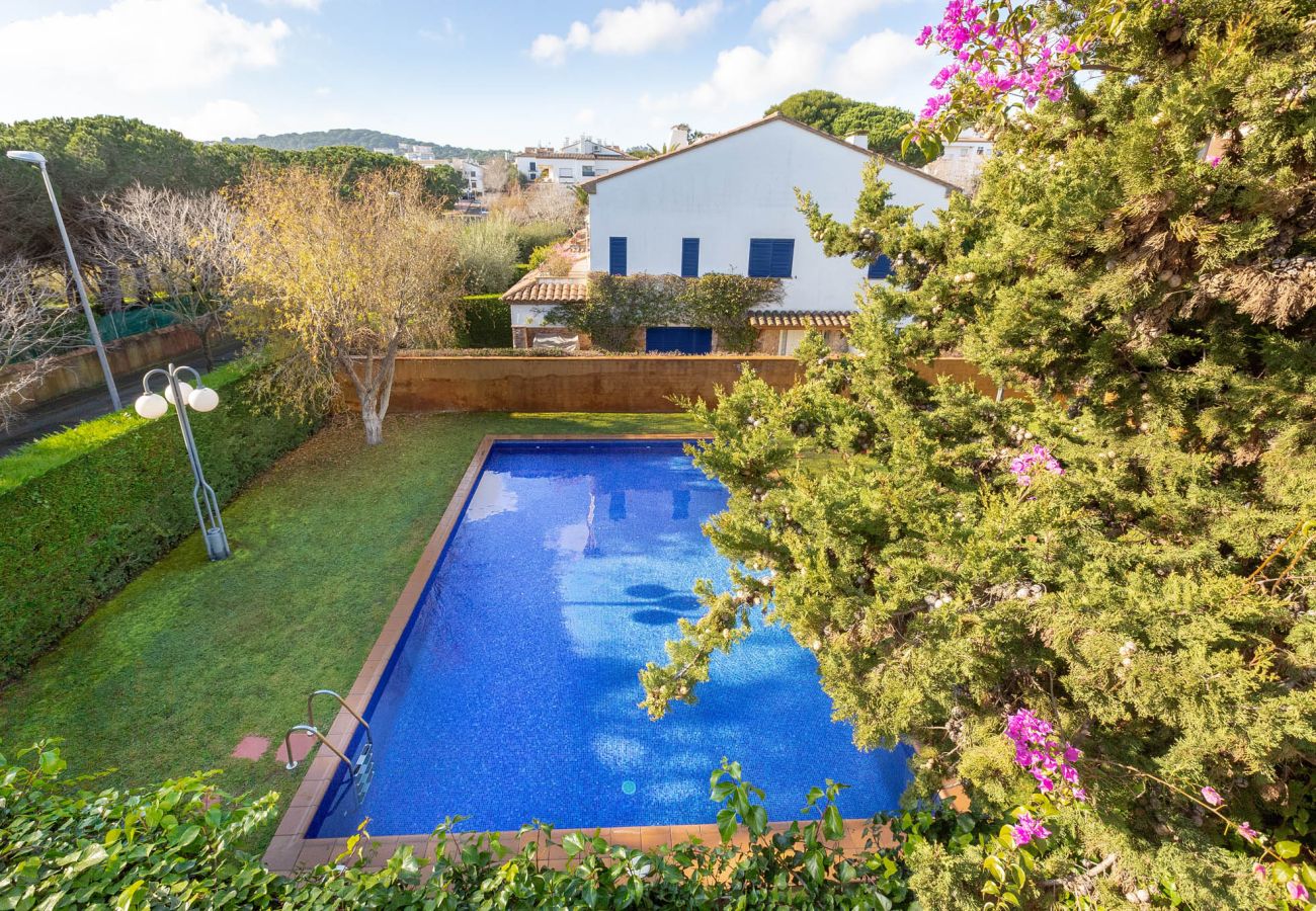 Villa in Calella de Palafrugell - 1VICK 01 - Nice house located in a very quiet residential area with communal pool near the beach of Calella de Palafrugell