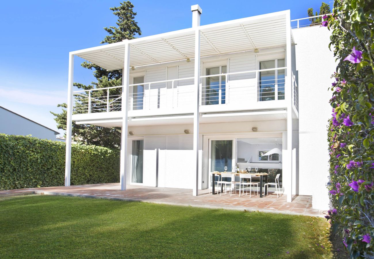 Villa in Calella de Palafrugell - 1VICK 01 - Nice house located in a very quiet residential area with communal pool near the beach of Calella de Palafrugell