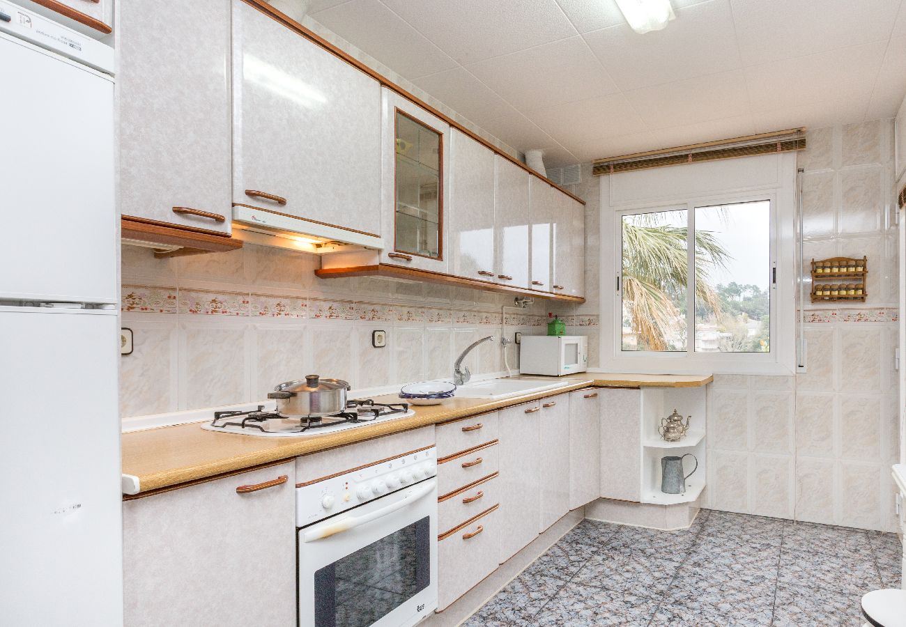 Villa in Lloret de Mar - 2VILA01 -6 bedroom house with private pool and sea views located in a quiet residential area near the beach