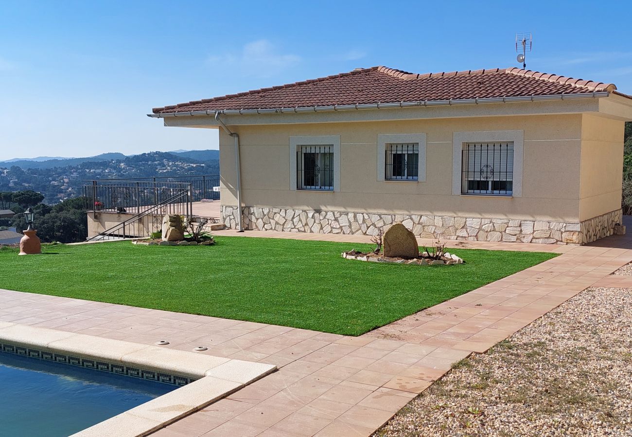 Villa in Lloret de Mar - 2NOR02 - House with private pool inside a urbanization