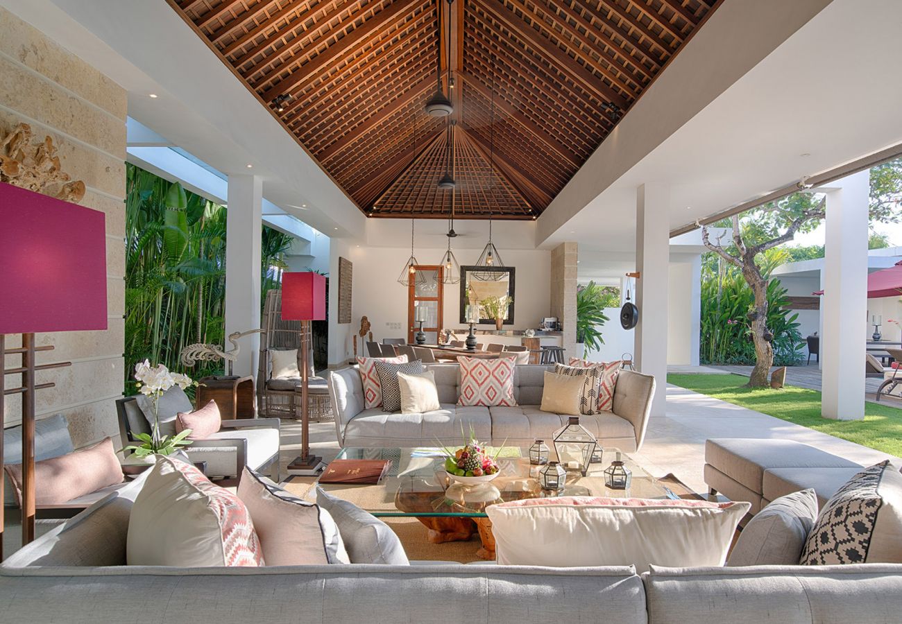 Villa in Seminyak - Casa Brio - Luxury villa close to the beach in Bali 