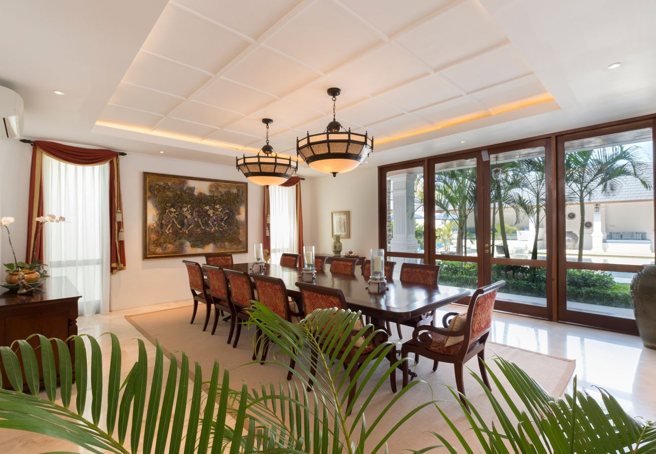 Villa in Seminyak - Windu Asri - Luxury house next to the beach in Bali 