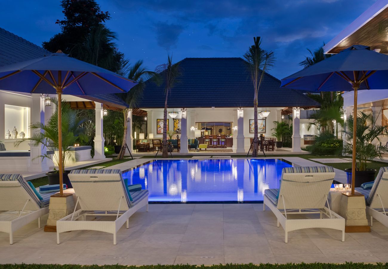 Villa in Seminyak - Windu Asri - Luxury house next to the beach in Bali 