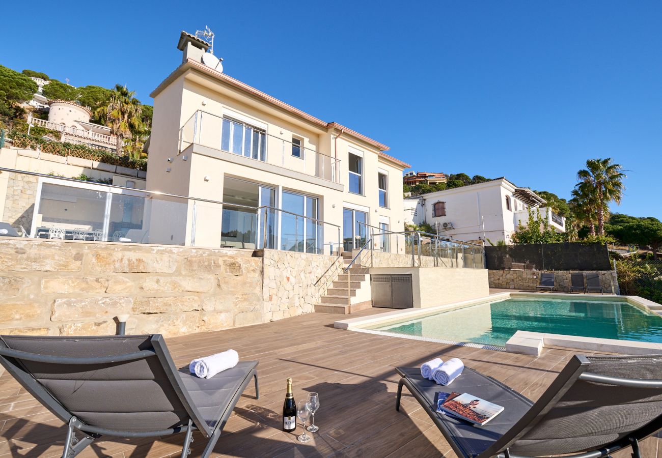 Villa in Lloret de Mar - 2FIR02 Villa with private swimming pool