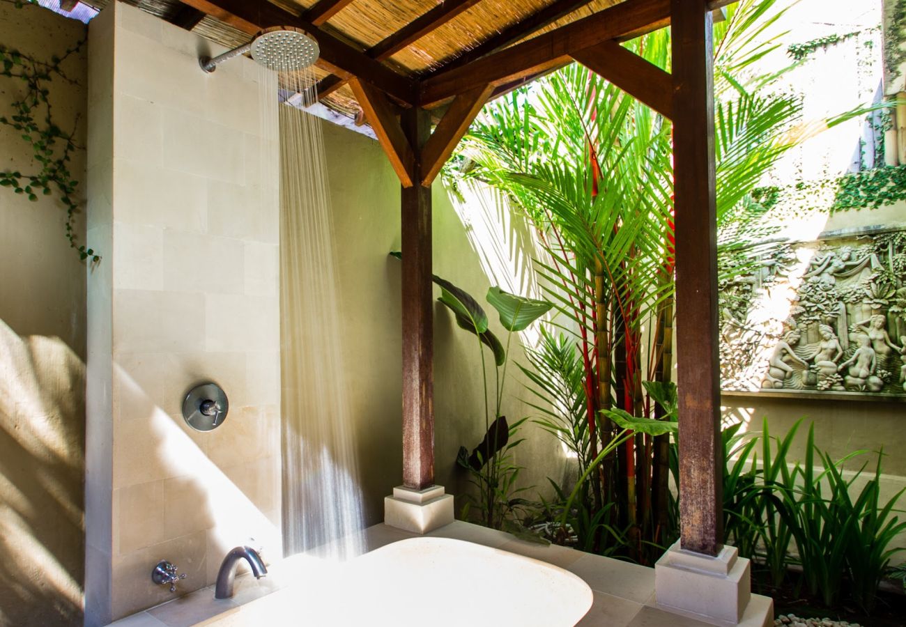 Villa in Canggu - Gembira - 2 bedroom house with pool near Bali beach