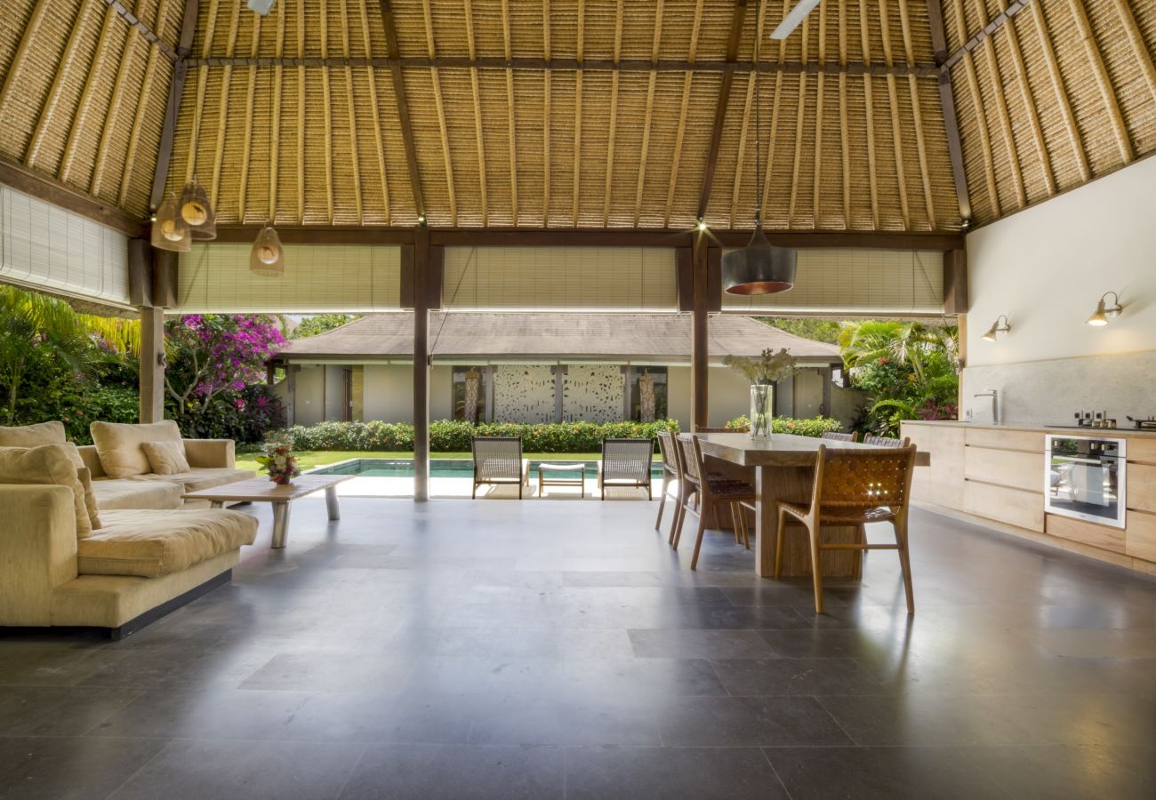 Villa in Uluwatu - Akilea Estate - spectacular 14 bedroom house with pool at Bali