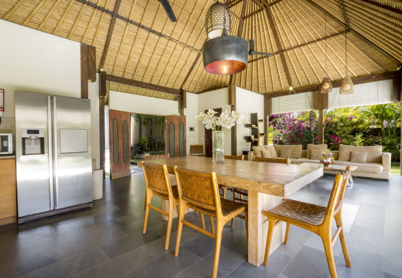 Villa in Uluwatu - Akilea Estate - spectacular 14 bedroom house with pool at Bali