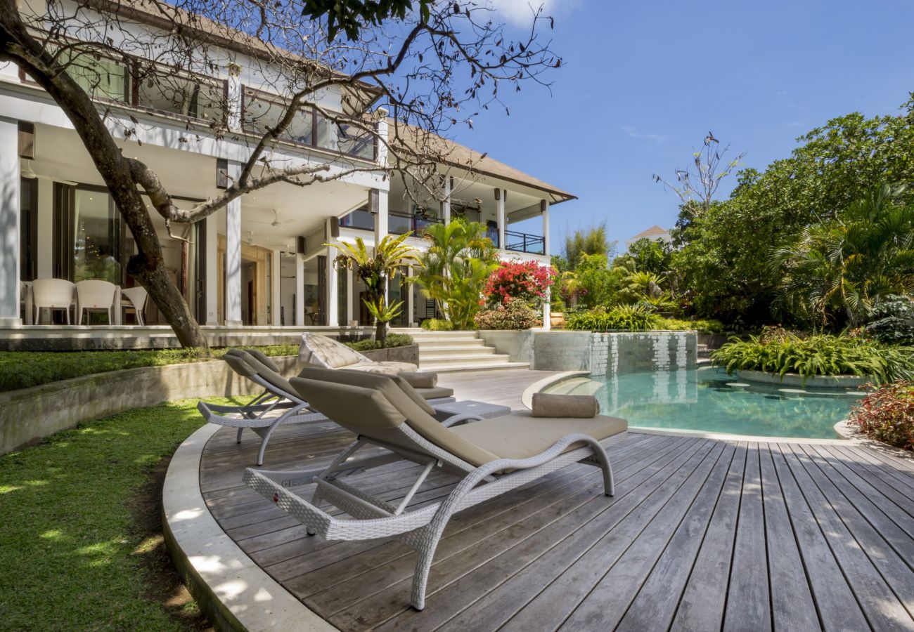 Villa in Uluwatu - Akilea Estate - spectacular 14 bedroom house with pool at Bali