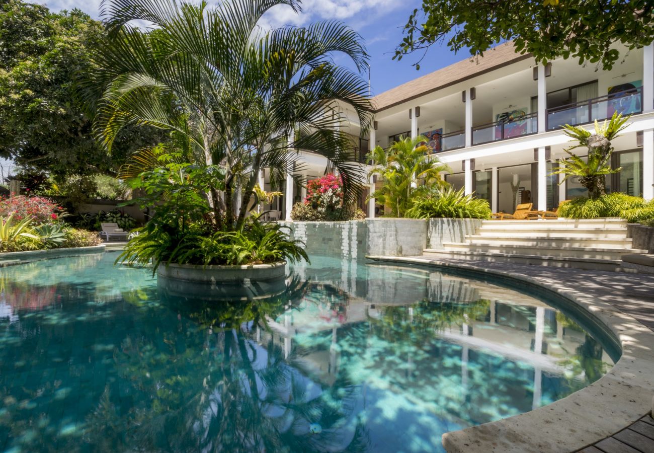 Villa in Uluwatu - Akilea Estate - spectacular 14 bedroom house with pool at Bali