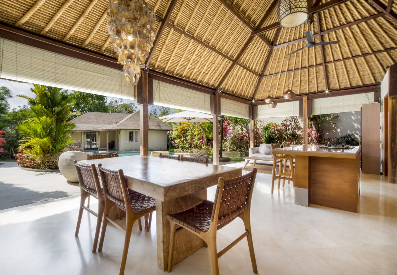 Villa in Uluwatu - Akilea Estate - spectacular 14 bedroom house with pool at Bali