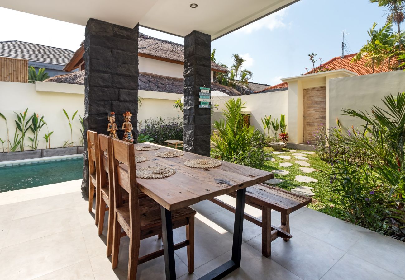 Villa in Seminyak - Ambalika- 3 bedroom house with pool near Bali beach