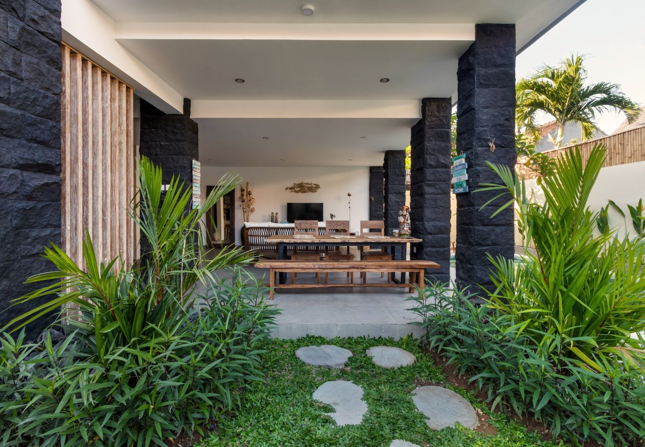 Villa in Seminyak - Ambalika- 3 bedroom house with pool near Bali beach