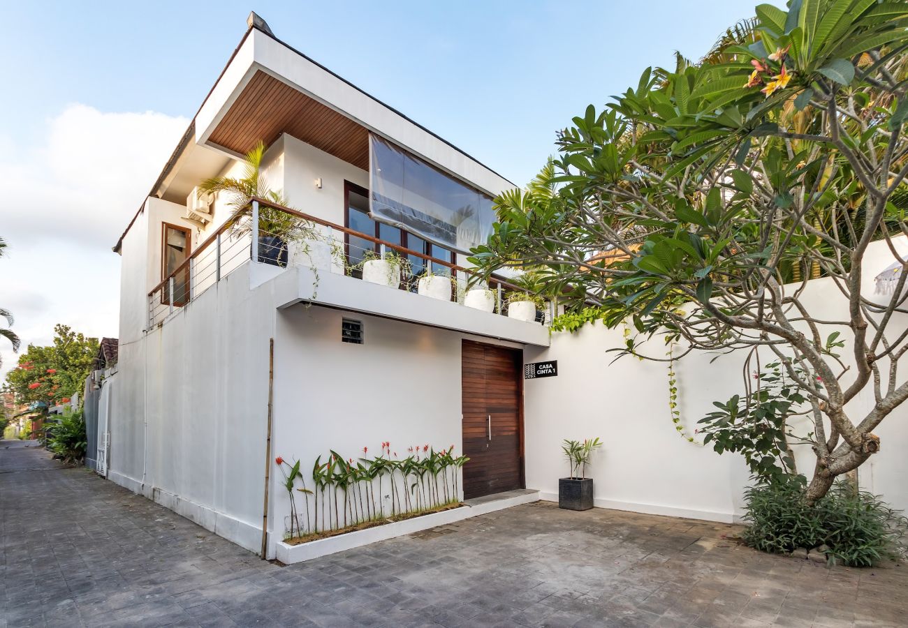 Villa in Seminyak - Cinta 1 - Spectacular 3 bedroom villa with pool near Bali beach